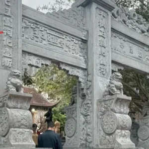 Cổng tam quan đá mẫu mới