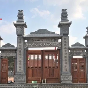 Cổng tam quan đá tự nhiên nguyên khối