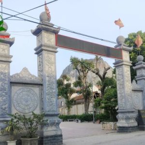 Cổng tam quan đá xanh Thanh Hóa