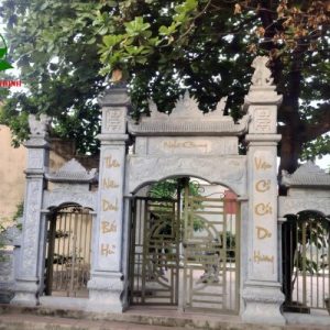 Cổng tam quan đá nhỏ cho đình làng