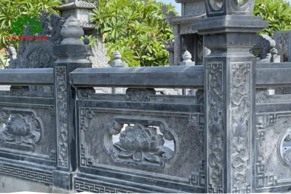 Lan can đá là hệ thống hàng rào bảo vệ các công trình bên trong