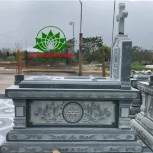 Lăng mộ đá công giáo chạm khắc tinh tế