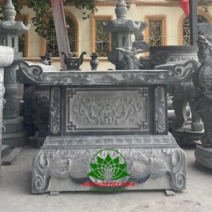 Bàn lễ đá đen Thanh Hóa