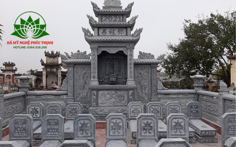 Lăng mộ đá 3 mái và các mộ nhỏ đơn giản