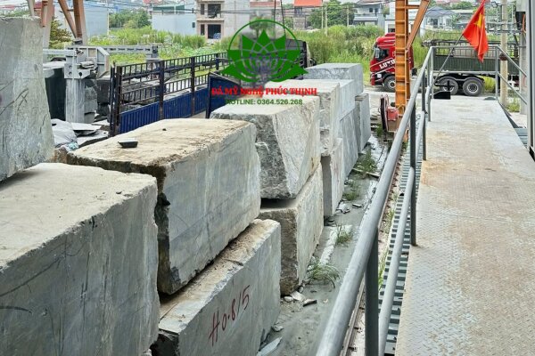 Mẫu đá đen Campuchia được tuyển chọn khắt khe