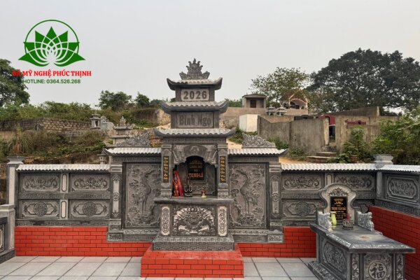 Khuôn viên lăng mộ đá xanh đen