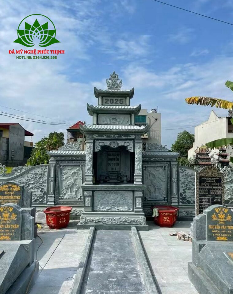 Mẫu lăng mộ đá xanh rêu hoàn thiện