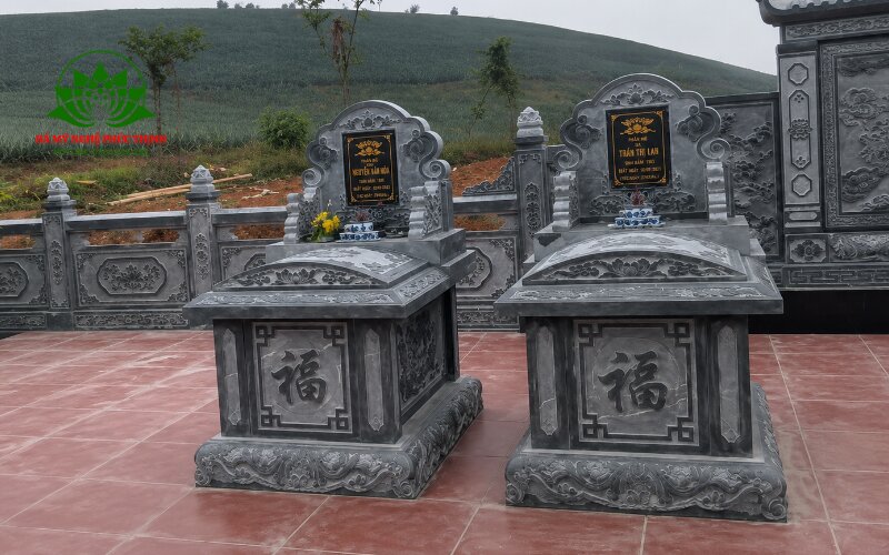 Mộ đá xanh đen Yên Lâm