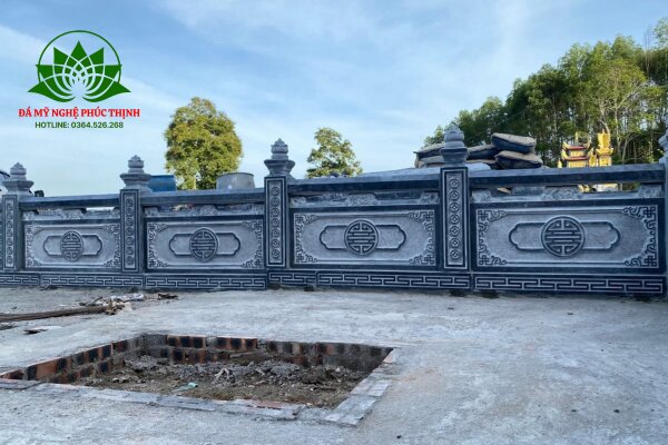 Lan can đá đen chạm khắc chữ Thọ