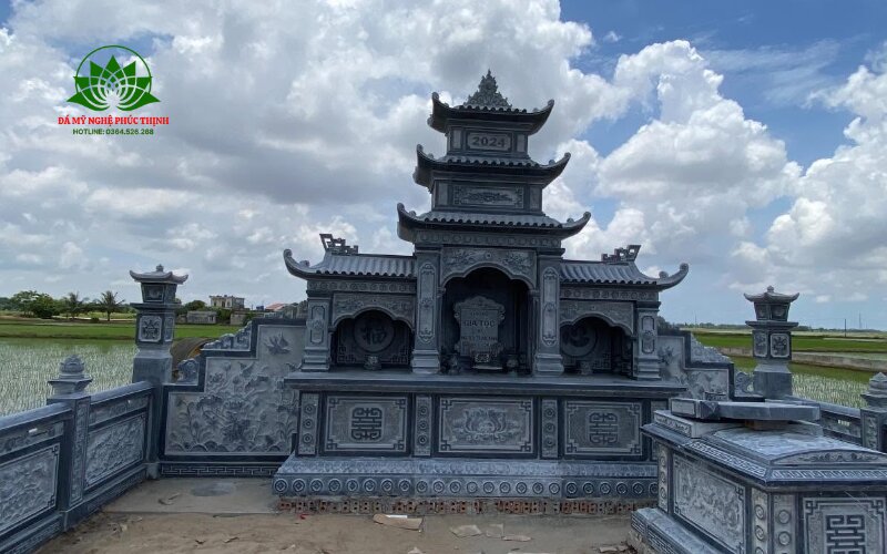 Mẫu lăng thờ đá đen truyền thống