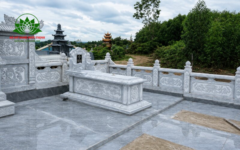 Phần mộ đá nổi bật