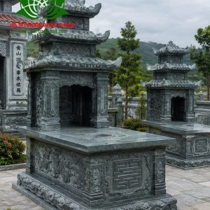 Mộ đá xanh rêu 3 mái chạm chữ Thọ