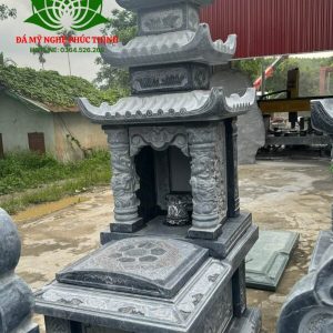 Mộ 3 mái đá đen