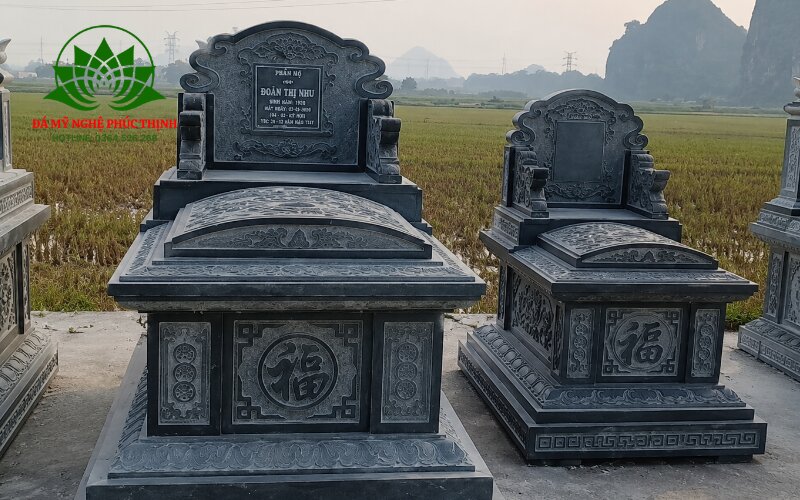 Mẫu mộ tam cấp đá đen